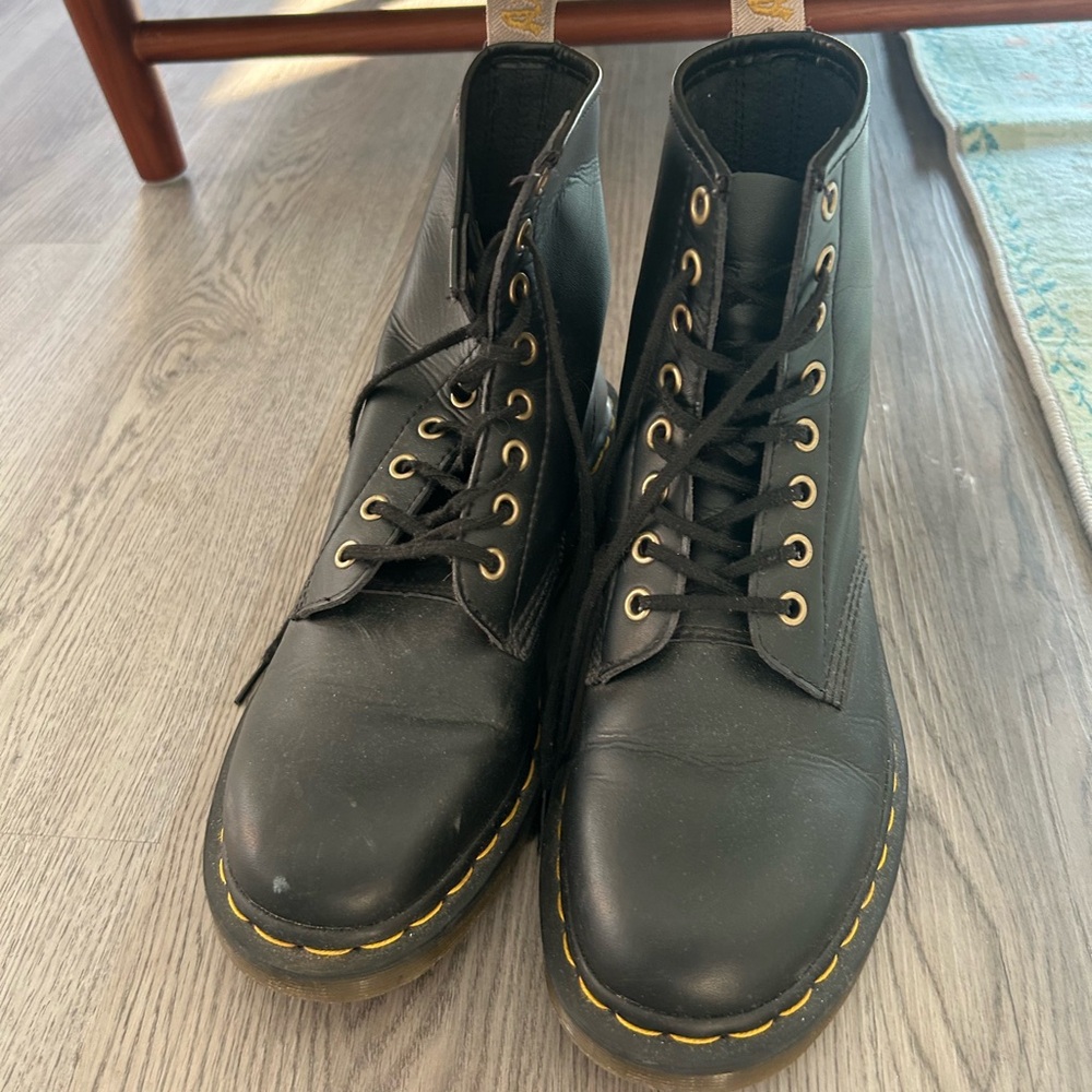 Doc Martens (Vegan Leather)